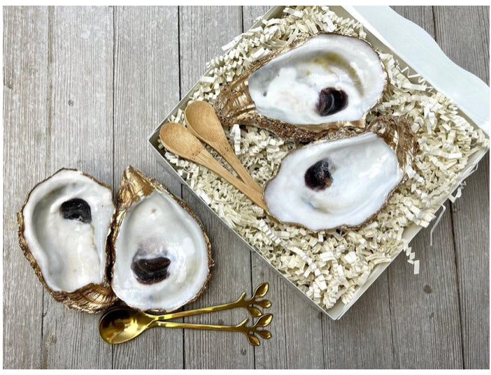 SALT AND PEPPER OYSTER DISH WITH SPOON