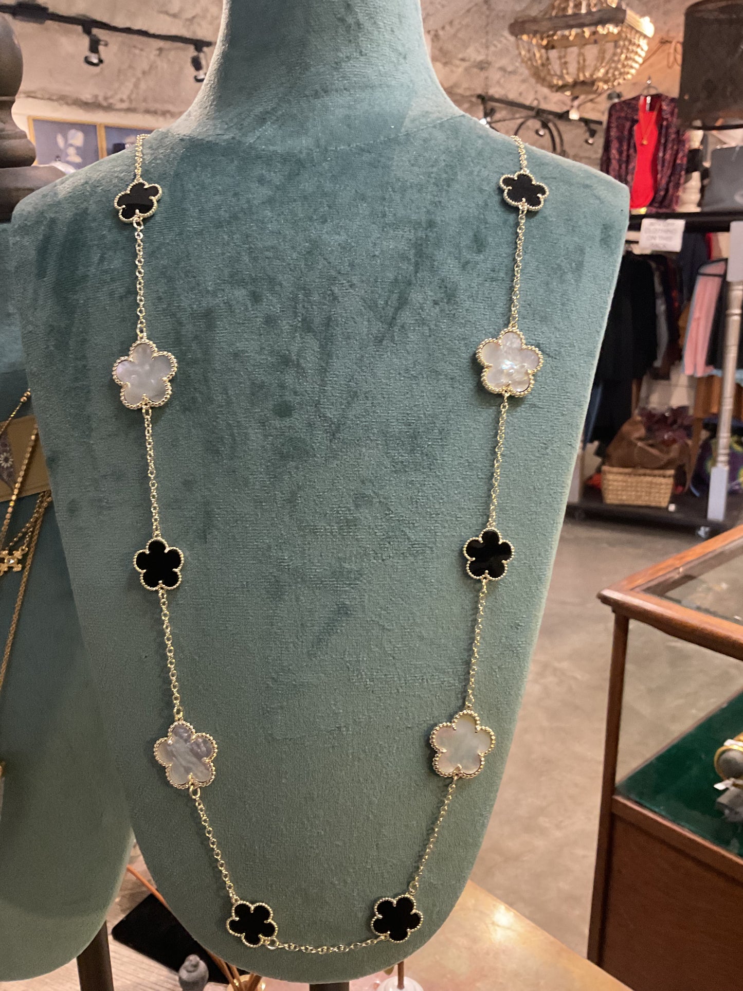 JN3620 MOP/BLK NECKLACE