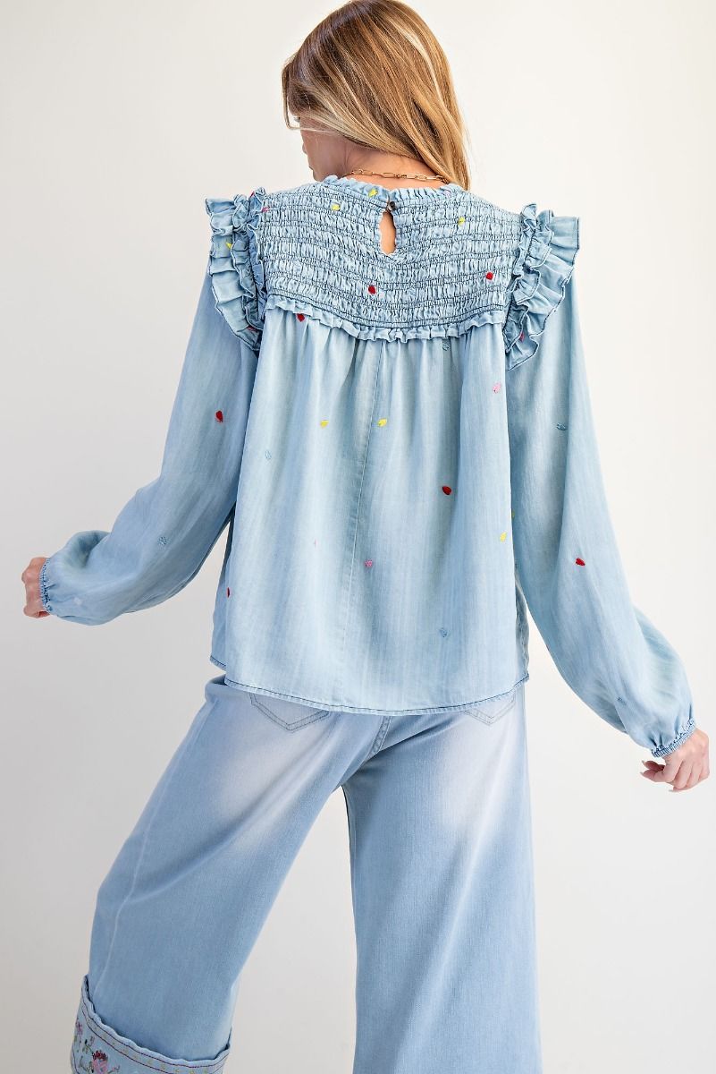 ET28016 EMBROIDERY DETAILING WASHED CHAMBRAY BLOUSE