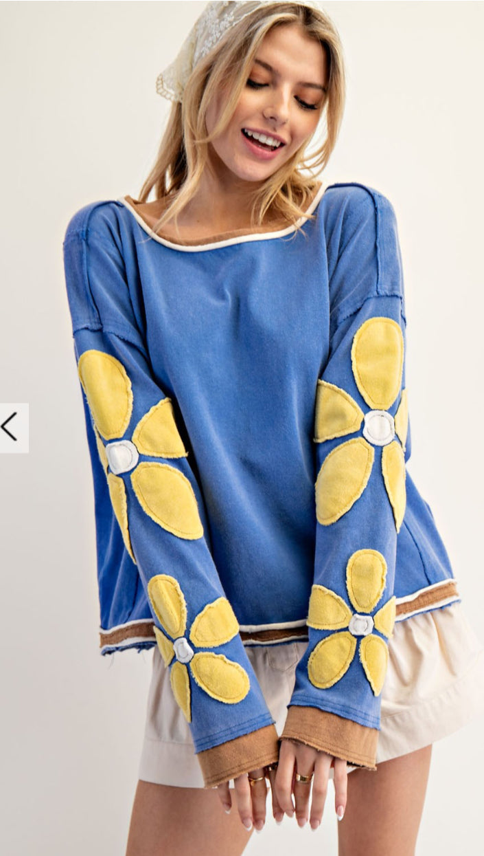 Mineral Washed Daisy Applique Pullover Top TH15153