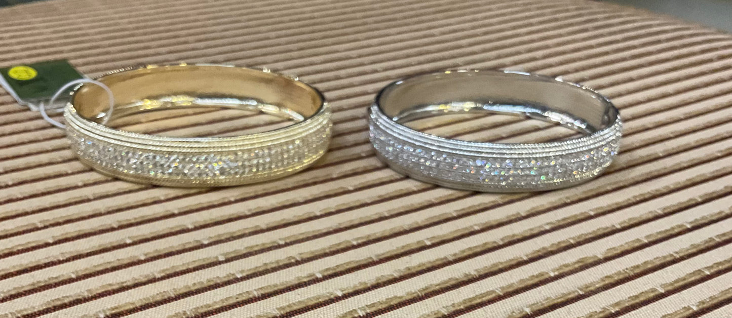 JB3716 BANGLE WITH CZ