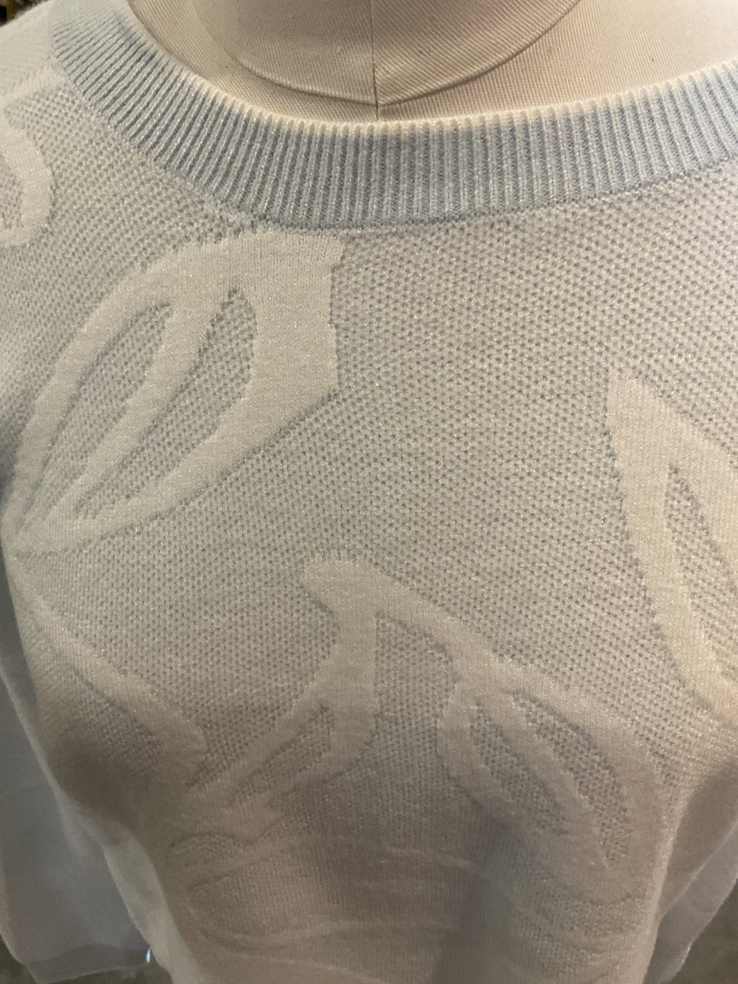 23205dd DREAM BLUE SWEATER