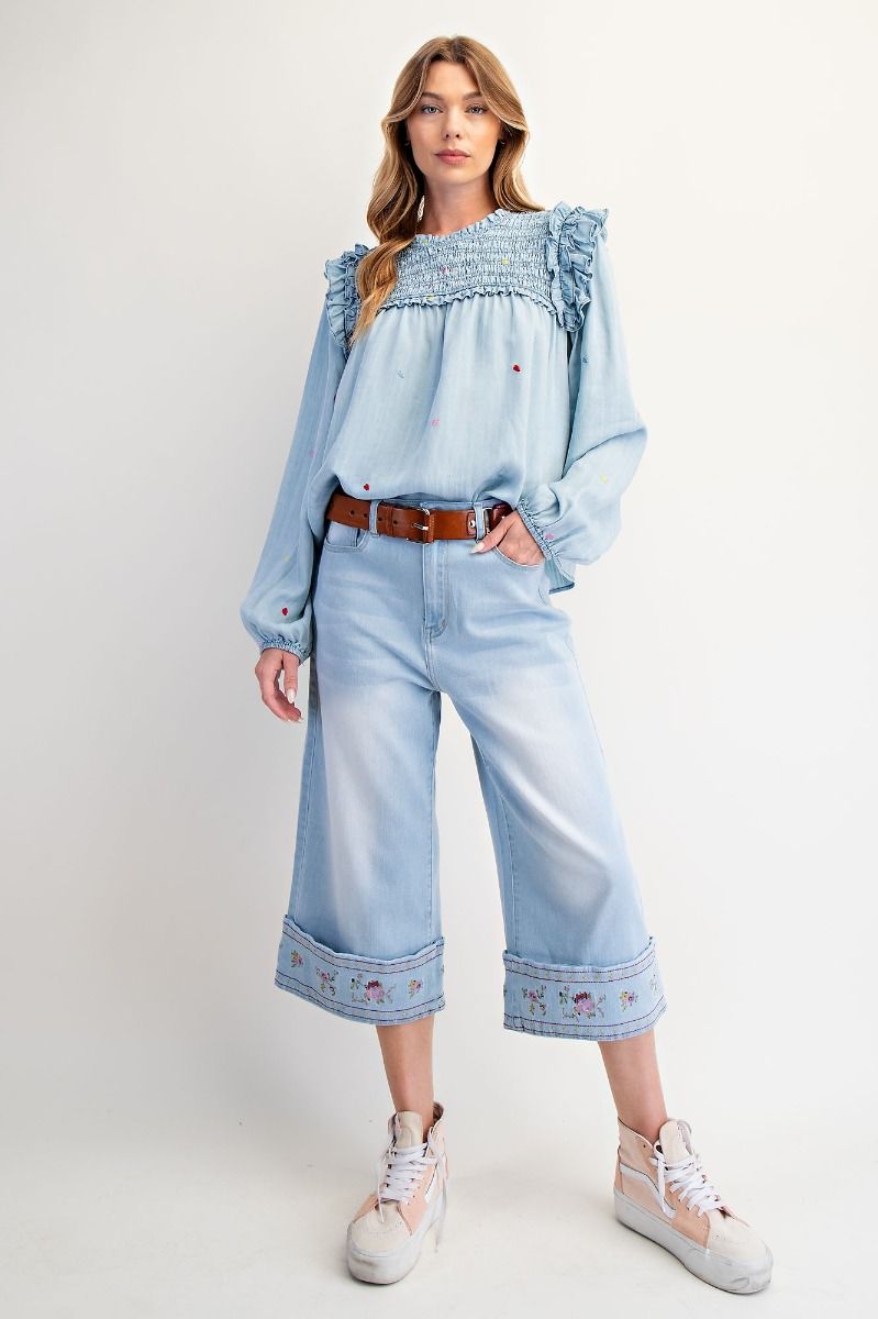 ET28016 EMBROIDERY DETAILING WASHED CHAMBRAY BLOUSE