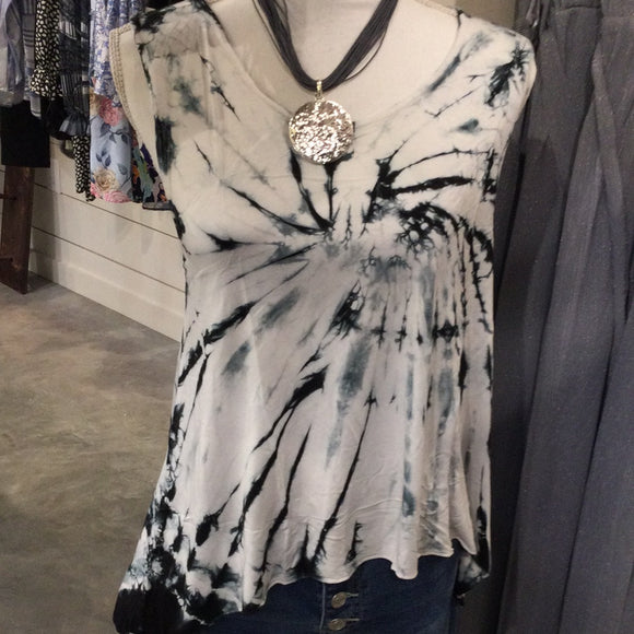 21214 TIE DYE TOP W POINTED HEM